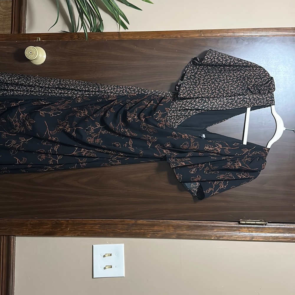 Brand: 4SI3NNAI  Color: brown and black Size : XS